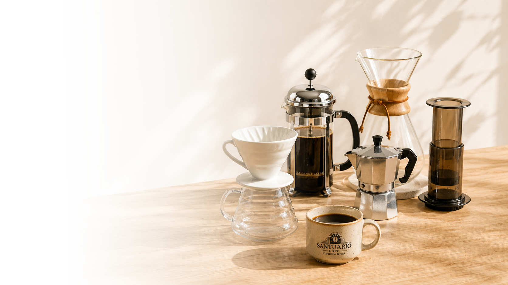 Principales métodos de extracción de café sobre una mesa